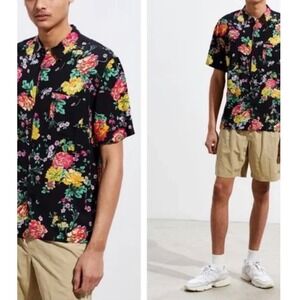 Urban Outfitters Mens Black Floral  Short Sleeve Button Down Shirt Size M yellow